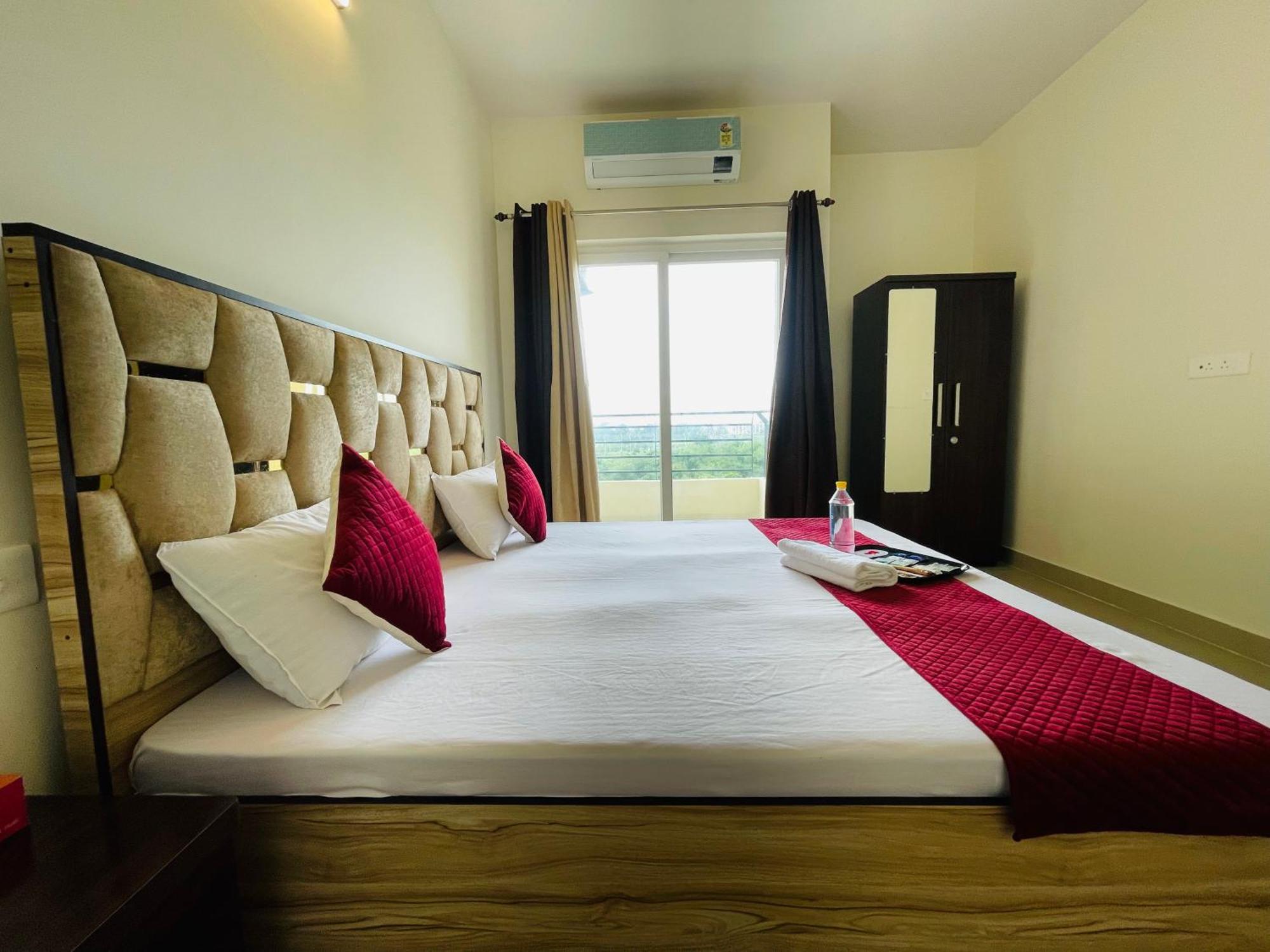 Atulyam Stays Sushant Golf City Лакхнау Экстерьер фото