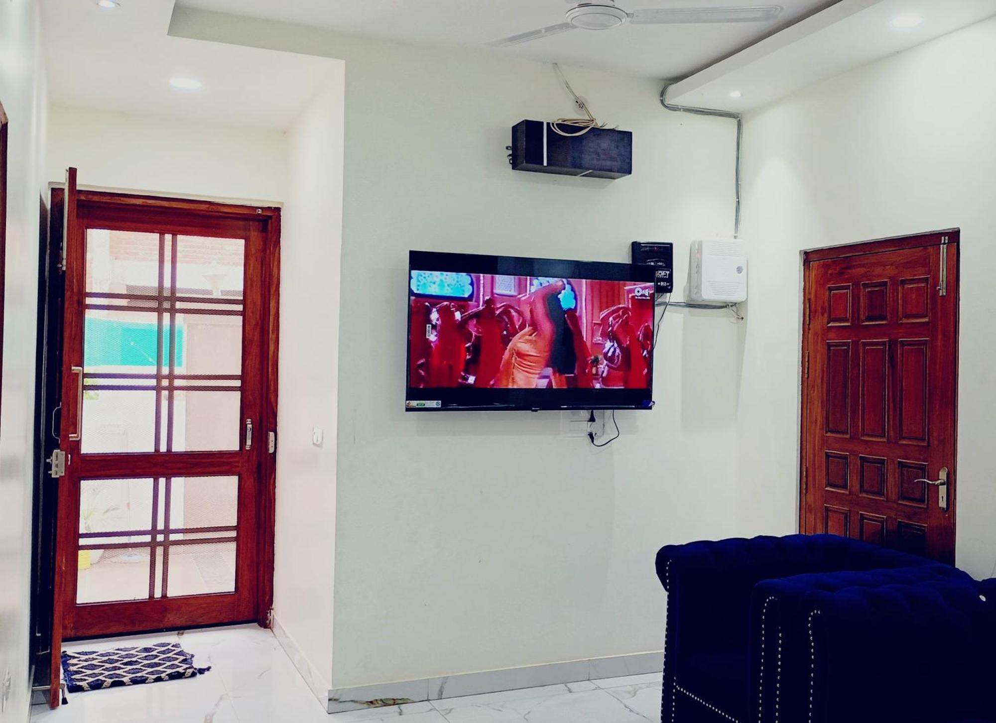 Atulyam Stays Sushant Golf City Лакхнау Экстерьер фото